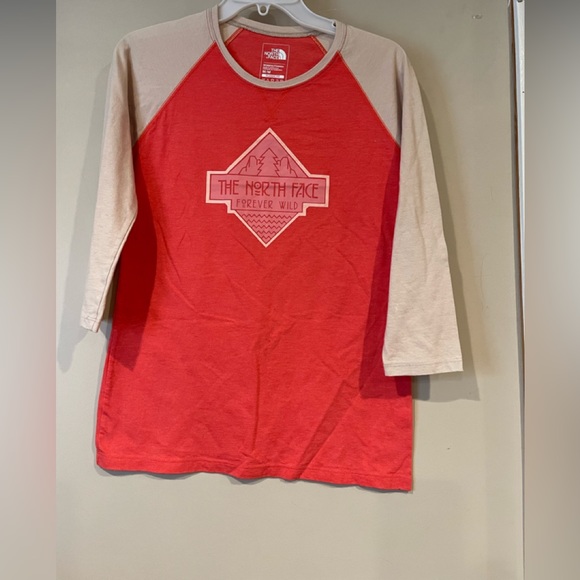 The North Face 3/4 sleeve Tee EUC - Picture 1 of 3